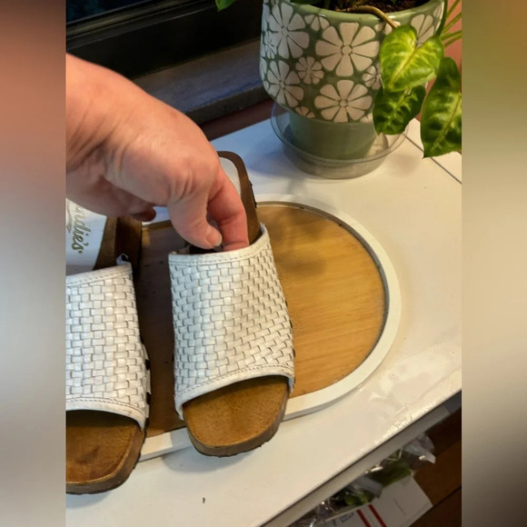 CANDIES Vintage Woven Leather Sandals size 8. Perfect condition - Picture 2 of 9